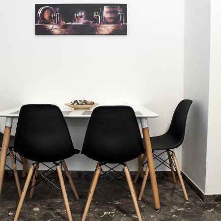 شقة Modern Flat, Vibrant And Excellent Spot!! أثينا المظهر الخارجي الصورة
