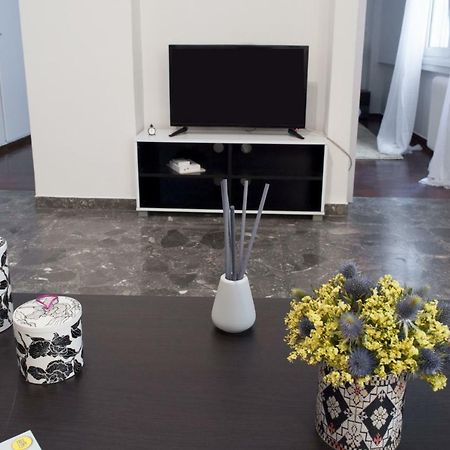 شقة Modern Flat, Vibrant And Excellent Spot!! أثينا المظهر الخارجي الصورة